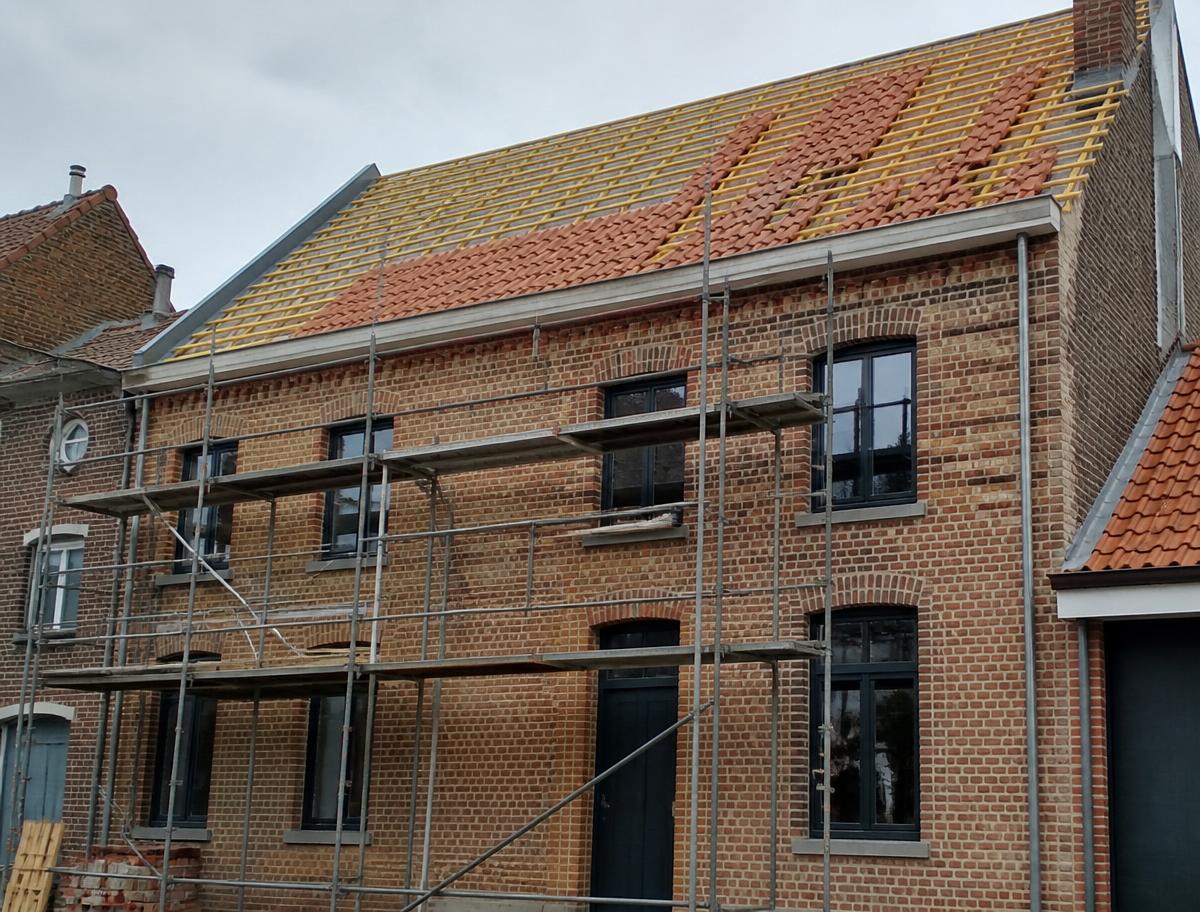 Dak- en gevelrenovatie door GlobalWorkers